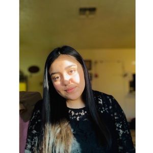 Meet your Posher, Ana